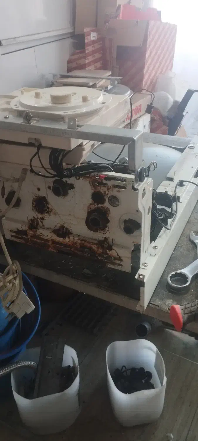 تعمیرات و نصب انواع پکیج و آبگرمکن های دیواری|آبگرمکن، پکیج، شوفاژ|بروجن, |دیوار