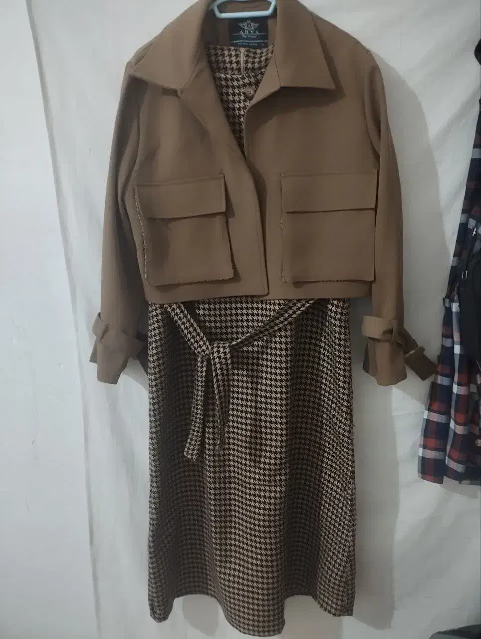 کت سارافون|لباس|قم, نیروگاه|دیوار