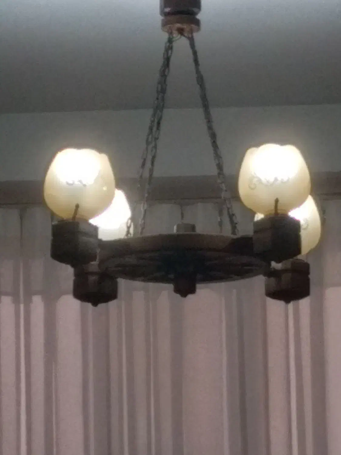 لوستر چوبی|لوستر و چراغ آویز|محمدشهر, همایون ویلا|دیوار