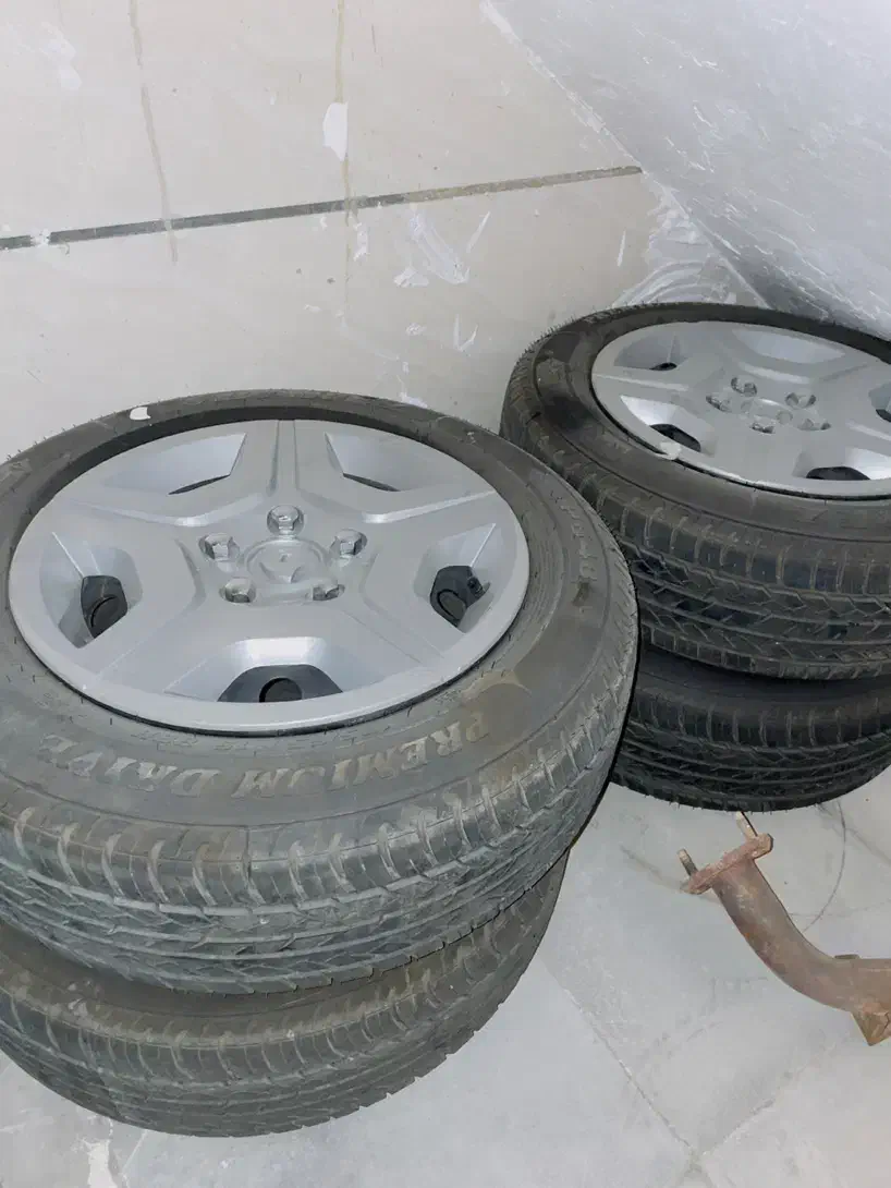 رینگ و لاستیک زیر صفری ۱۸۵ رینگ ۱۵|قطعات یدکی و لوازم جانبی|شیراز, شهرک والفجر|دیوار