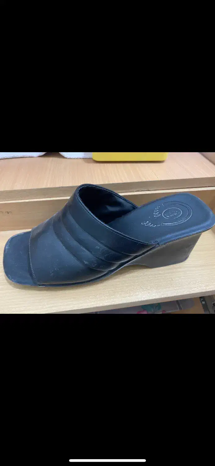 صندل چرم|کیف، کفش، کمربند|ایلام, |دیوار