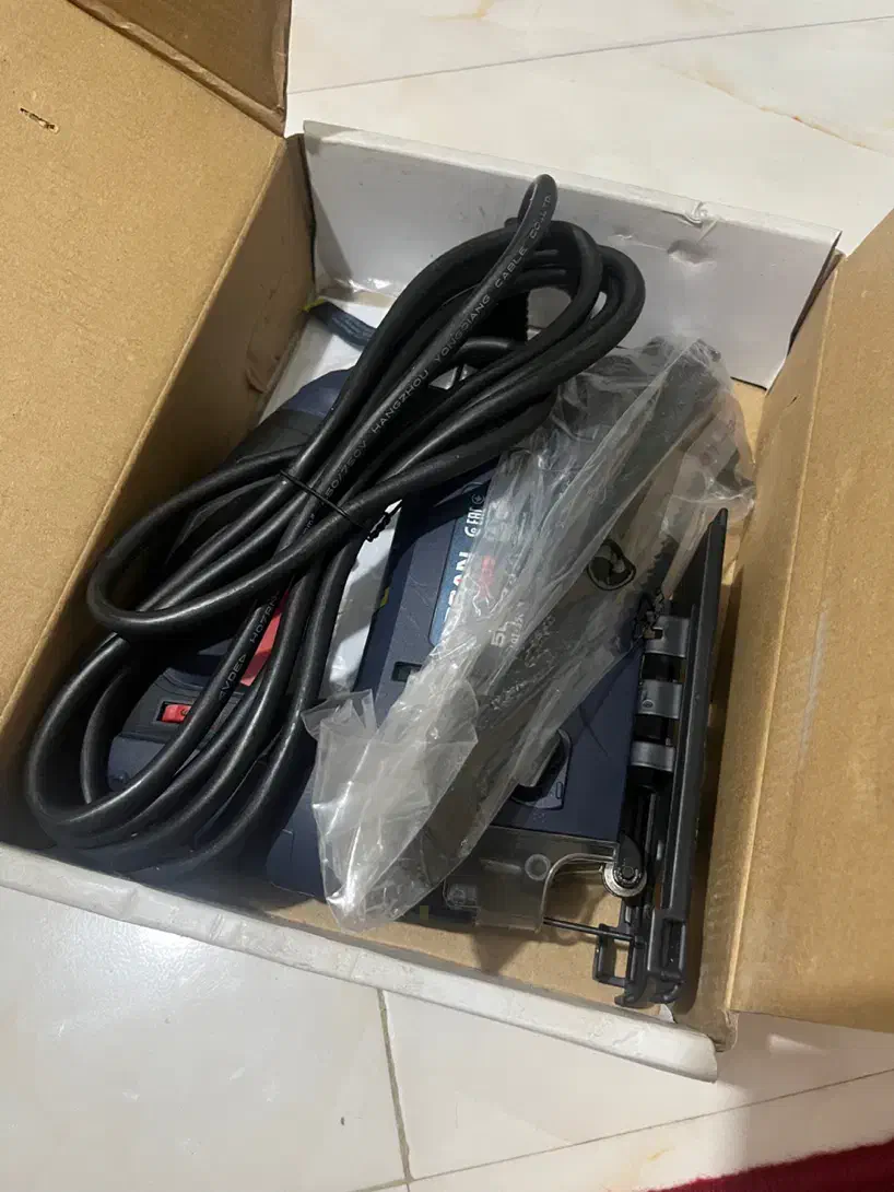 عمود بر توسن ۵۰۹۳|ابزارآلات|تهران, چیتگر جنوبی|دیوار