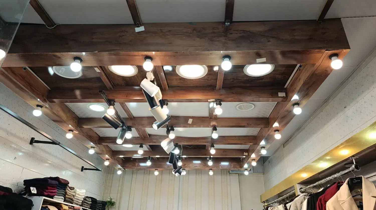 پنل چوبی سقف چراغ دار لاکچری|فروشگاه و مغازه|سبزوار, ابوریحان|دیوار