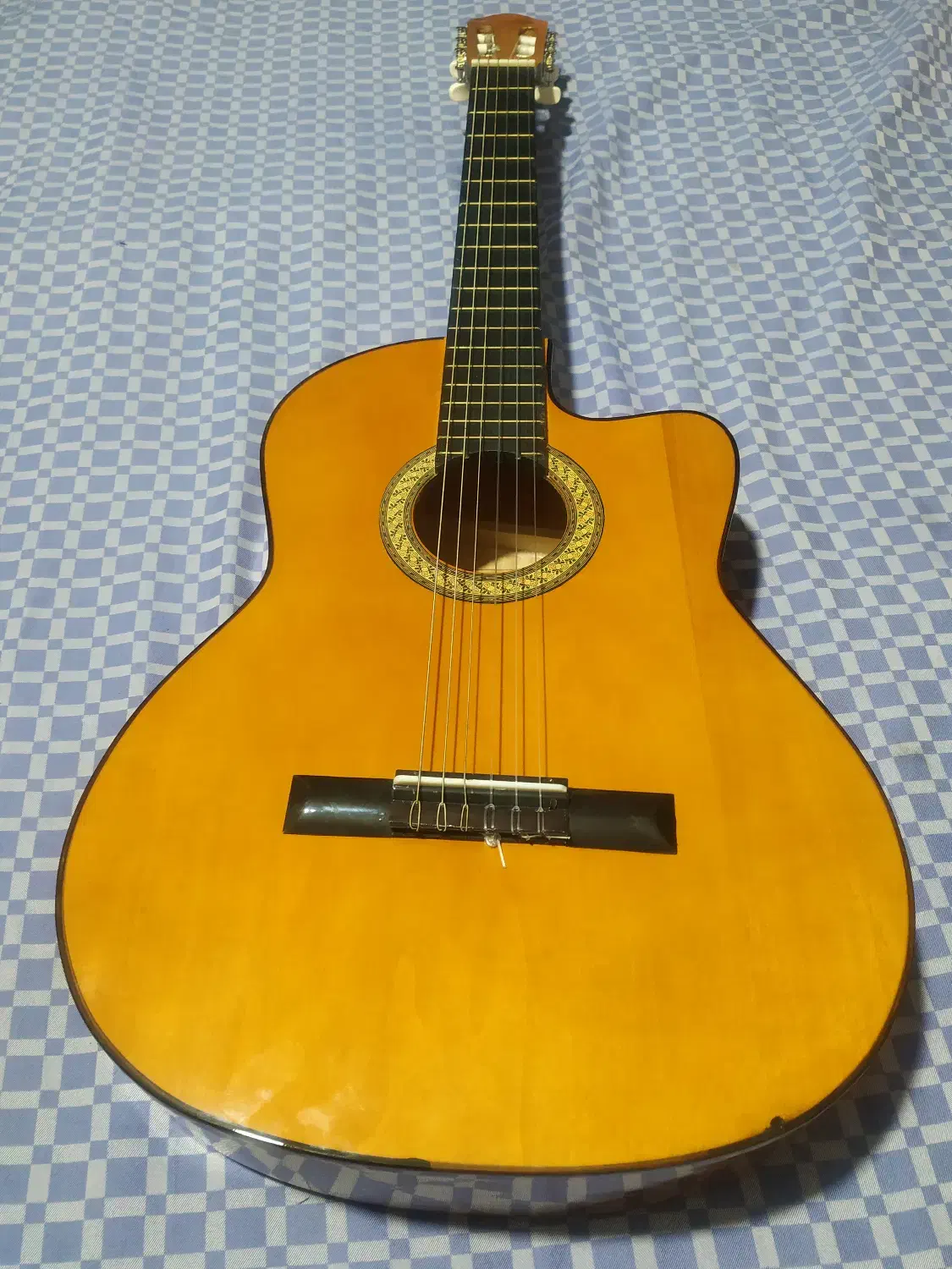 گیتار کامل دستساز و نوی KING با سیم درجه یک لابلا|گیتار، بیس، امپلیفایر|مشهد, الهیه|دیوار