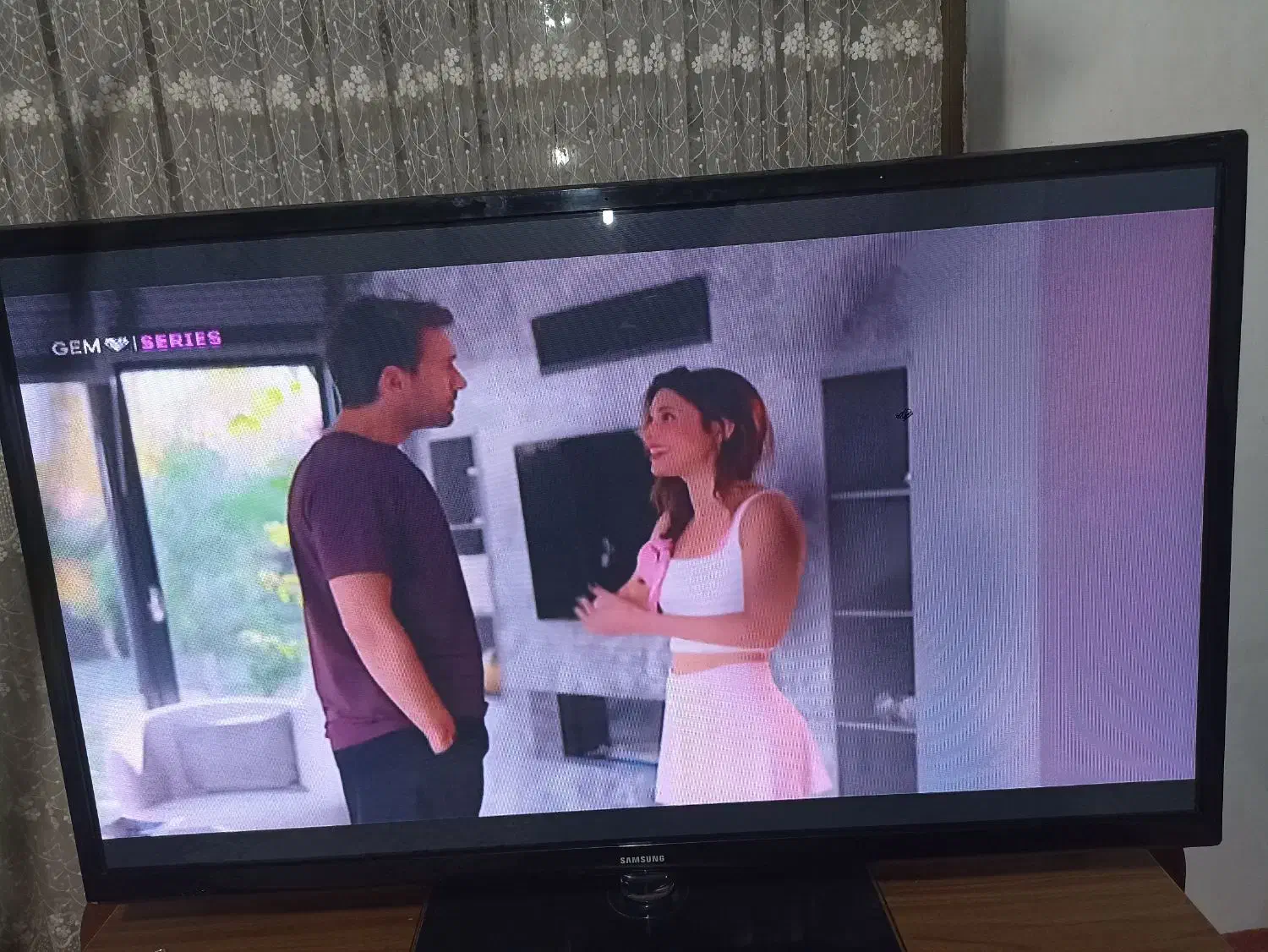 تلویزیون 51 اینچ|تلویزیون و پروژکتور|شیرگاه, |دیوار