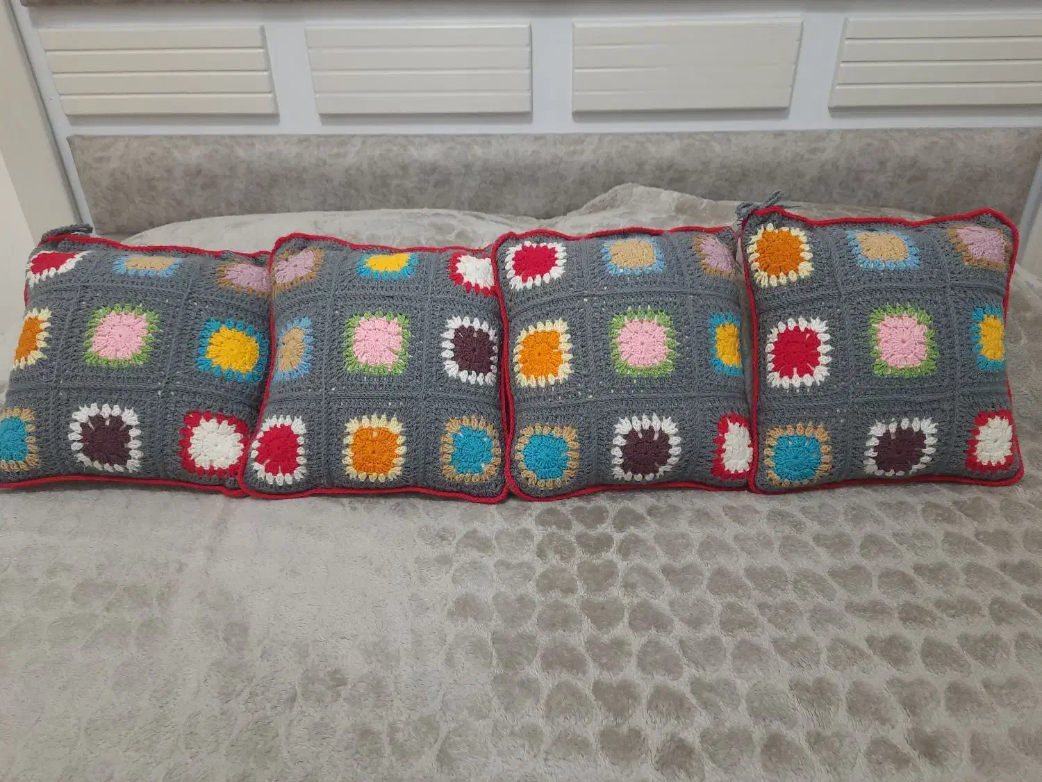 ۴ عدد کوسن کاموایی دست بافت|صنایع دستی و سایر لوازم تزئینی|لاهیجان, کوی آزادگان|دیوار