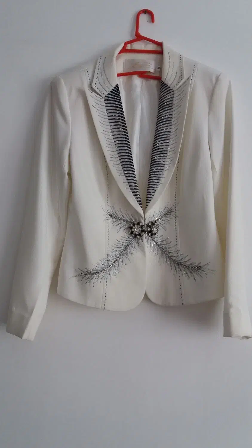 کت  وشلوار ، بلوز شومیز با جلیقه  و اتوی مو پرومکس|لباس|لاهیجان, کوی آزادگان|دیوار