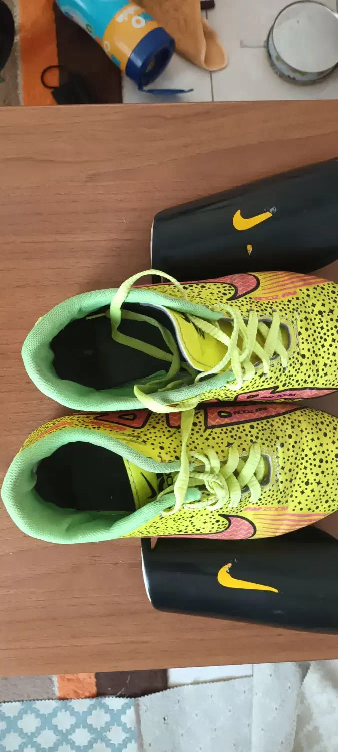 یک جفت استوک فوتبال ویک جفت قلم بند نو|تجهیزات ورزشی|محمدشهر, همایون ویلا|دیوار