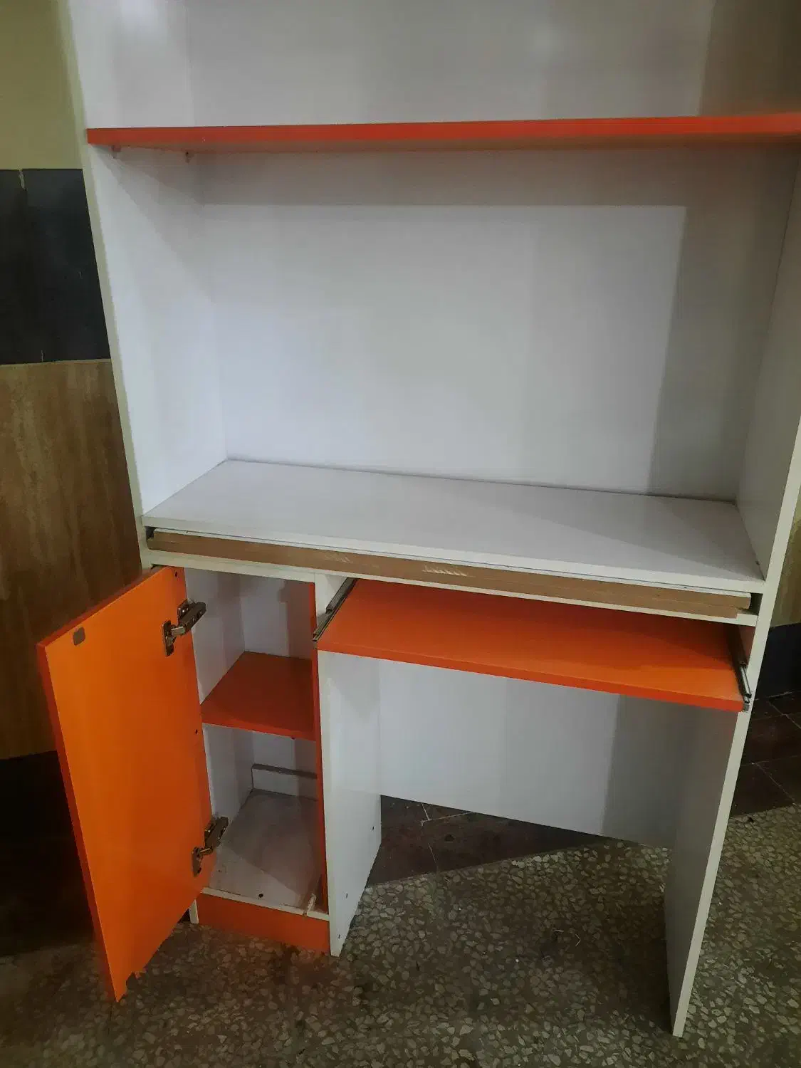 میز کامپیوتر و جا کتابی|میز تحریر و کامپیوتر|قم, باغ پنبه|دیوار