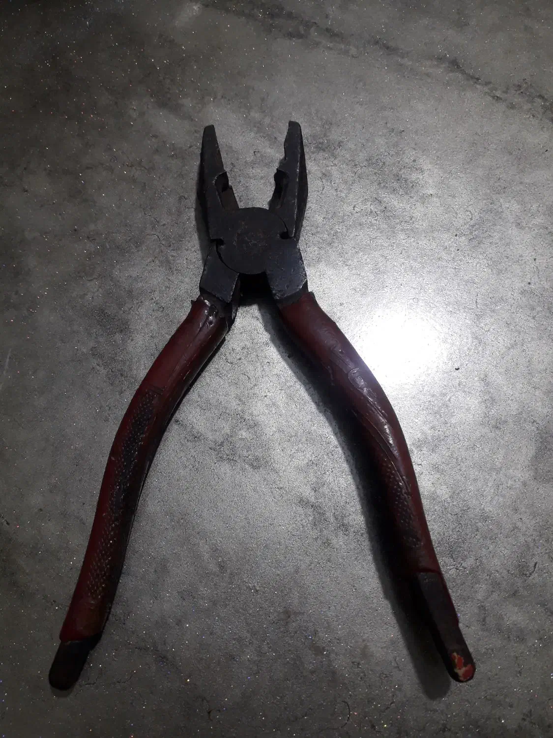 یک عدد انبور دست سالم بدون هیچ ایرادی|ابزارآلات|کرج, گلشهر|دیوار