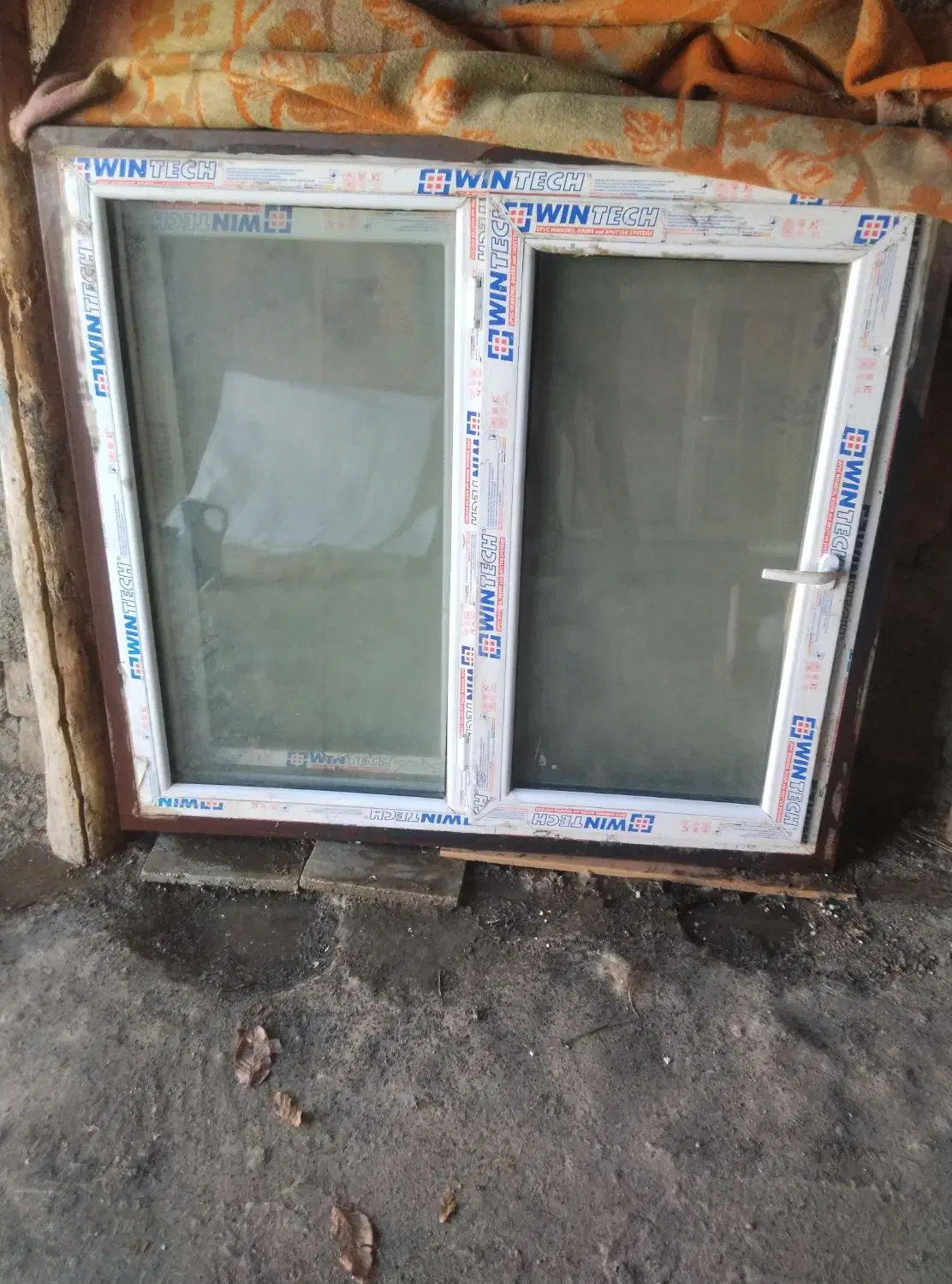 دوعدد پنجره پی وی سی|مصالح و تجهیزات ساختمان|ثلاث باباجانی, |دیوار