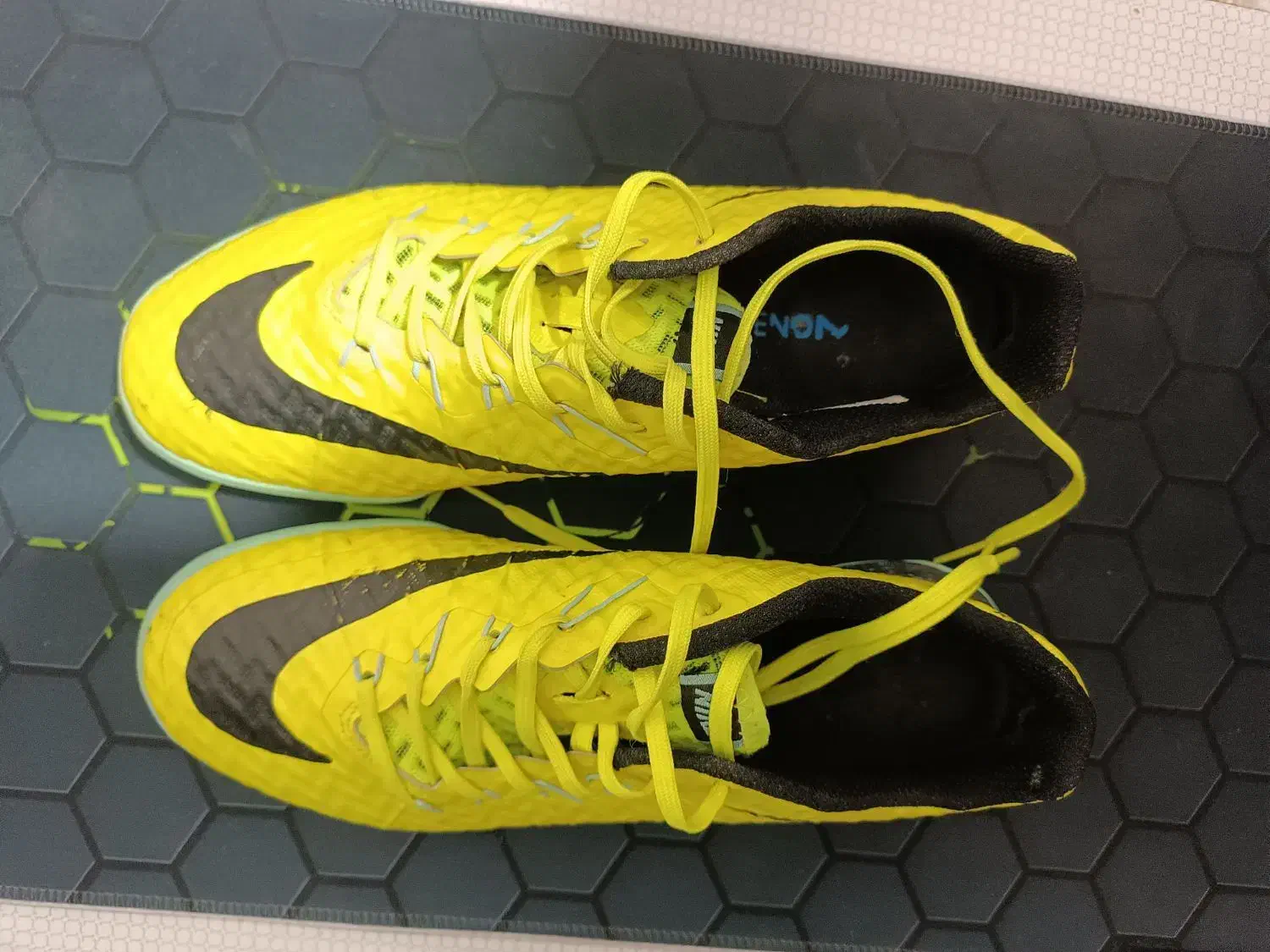 کتونی سالنی نایک فانتوم فوتسال سایز 40|ورزش‌های توپی|الوند, |دیوار