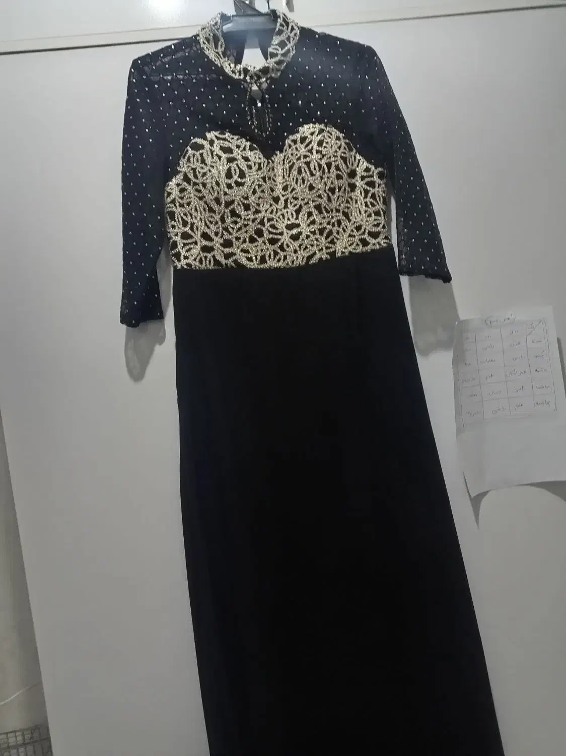 تعدادی لباس|لباس|چهاردانگه (تهران), |دیوار