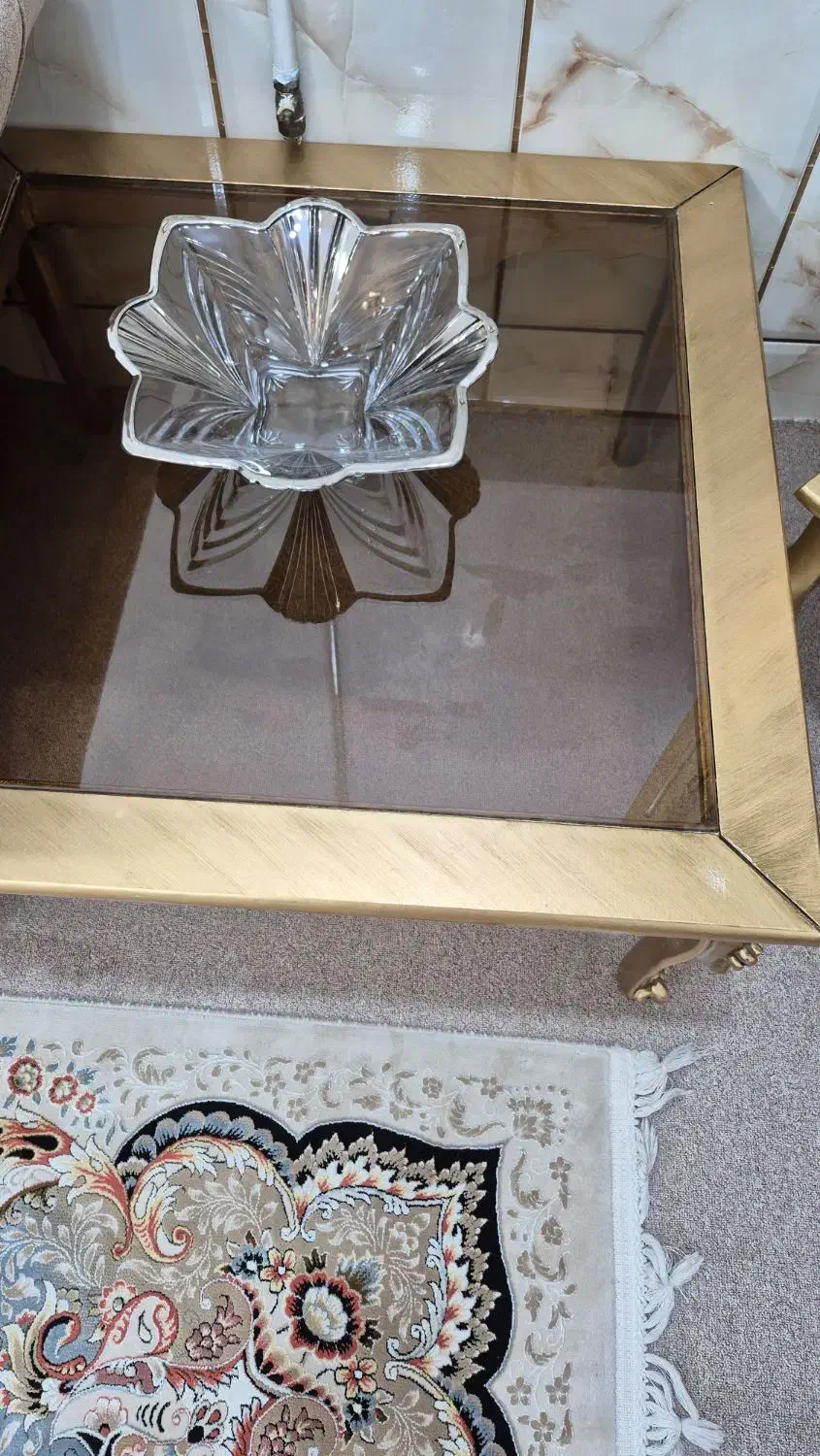 میز|مبلمان خانگی و میز عسلی|نجف‌آباد, منتظری جنوبی|دیوار