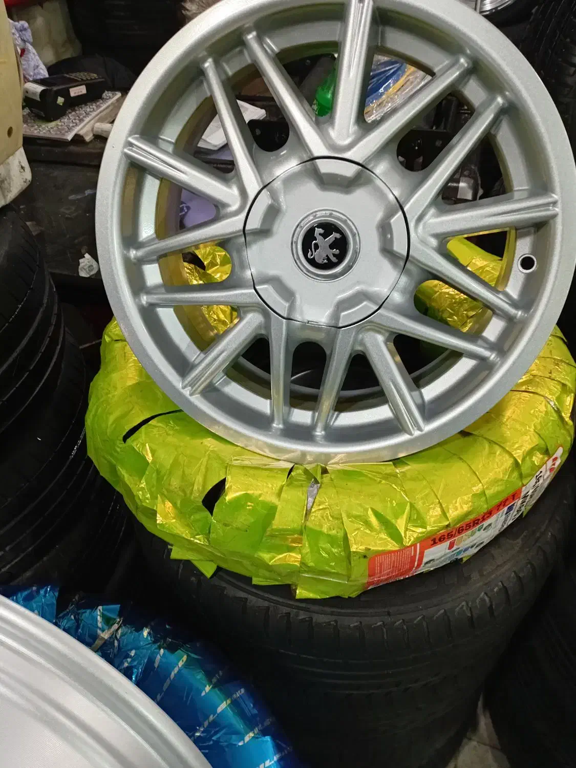 رینگ لاستیک خرچنگی ۱۵ اروند|قطعات یدکی و لوازم جانبی|مشهد, تلگرد|دیوار