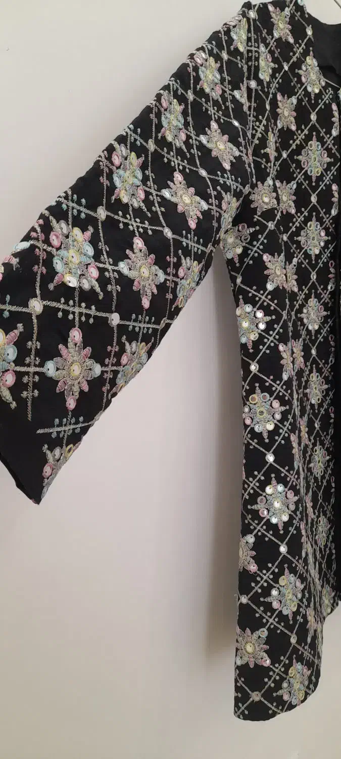 کت سوزندوزی مخمل و لنین|لباس|تربت‌حیدریه, بوستان باغ ملی|دیوار