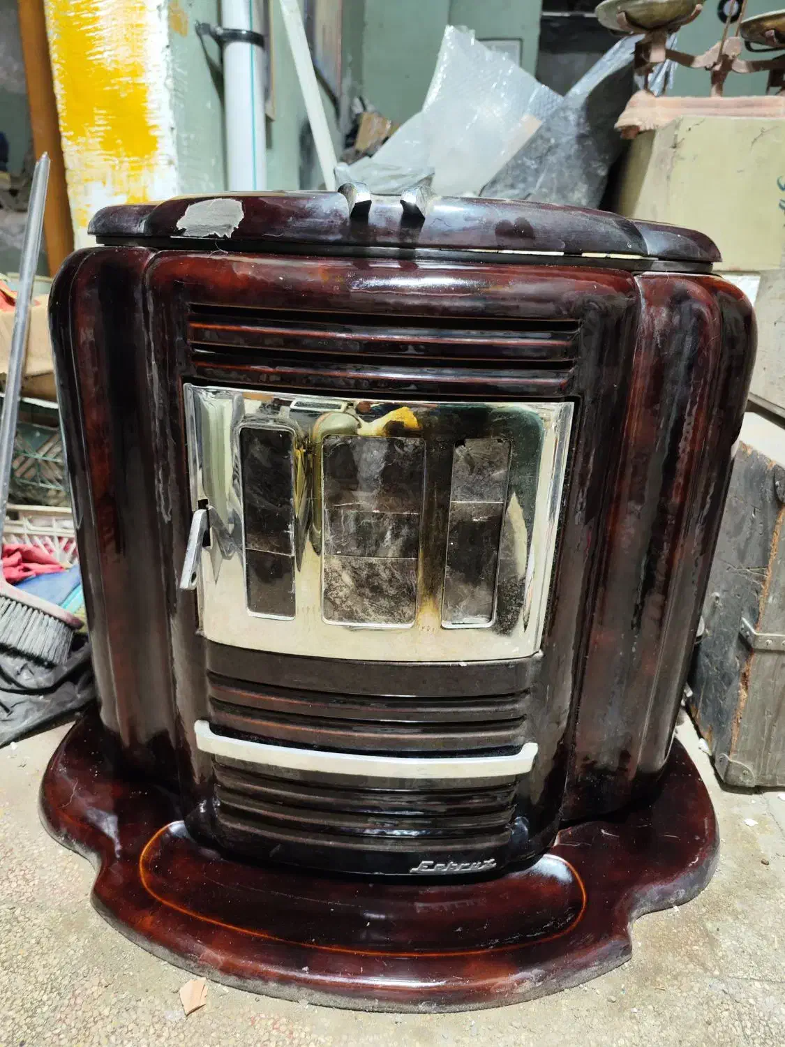 بخاری چدنی نفتی آمریکایی قدیمی عتیقه|کلکسیون اشیاء عتیقه|تهران, شکوفه (عبدل آباد)|دیوار