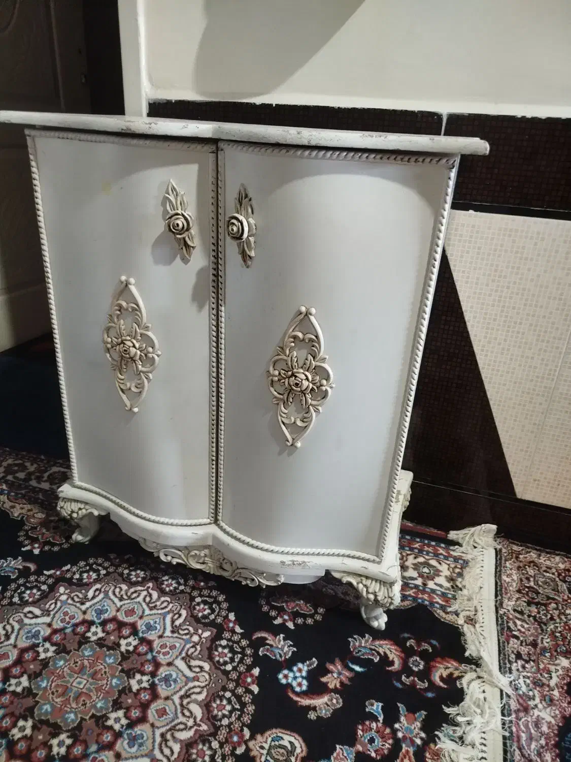 جاکفشی|جاکفشی، کمد، دراور|شوش, |دیوار