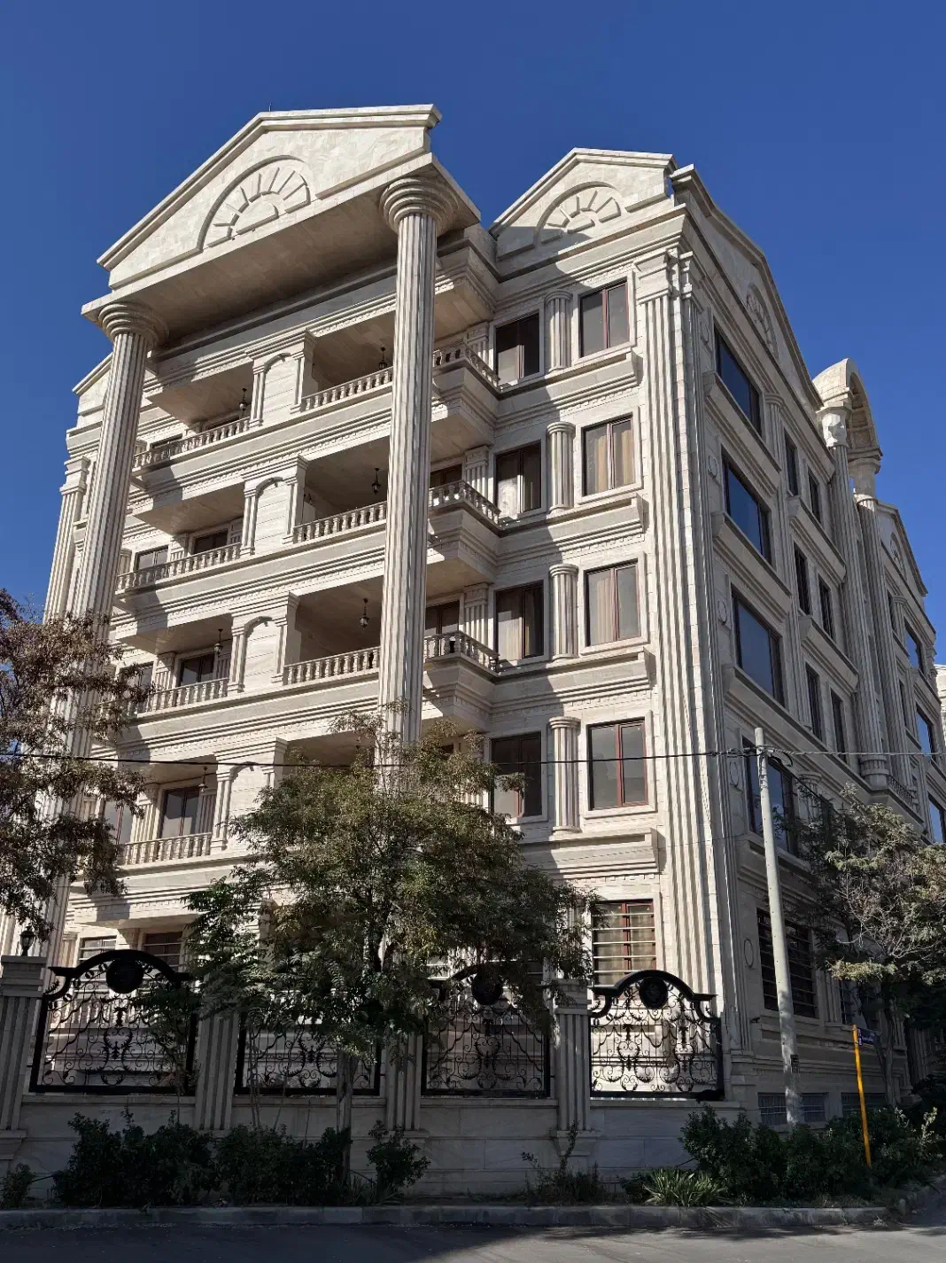 آپارتمان نوساز منطقه دنج و اصیل نشین|فروش آپارتمان|دماوند, گیلاوند|دیوار