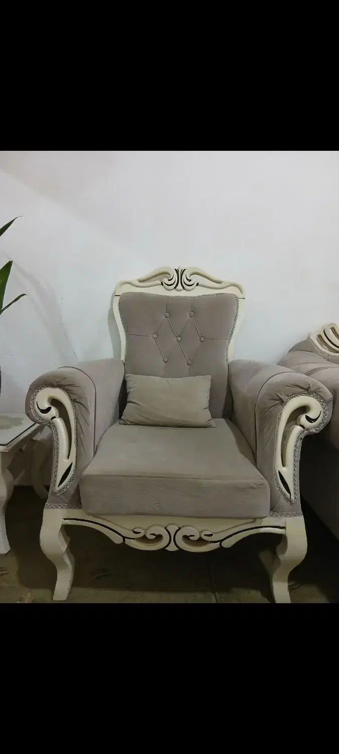 مبل شیک و خوش‌نشین زیر قیمت ۱۵ میلیون|مبلمان خانگی و میز عسلی|لنگرود, |دیوار