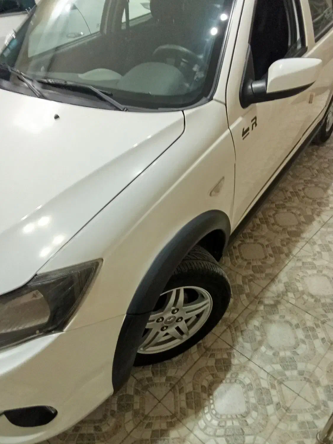 کوییک R1400سفید مشکی رینگ دار|خودرو سواری و وانت|سبزوار, هویزه|دیوار