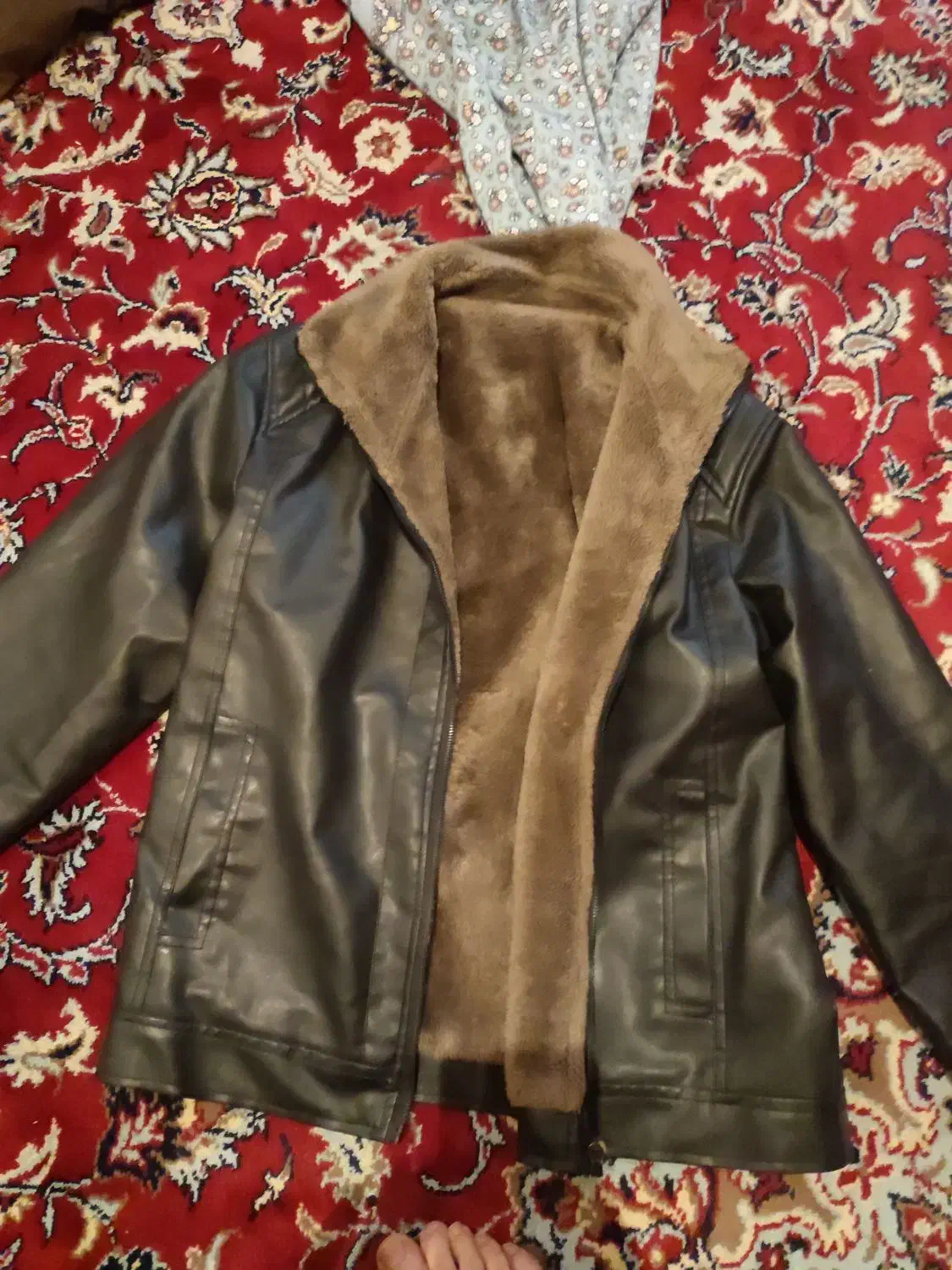 کاپشن مردانه|لباس|پشتکوه (فارس), |دیوار