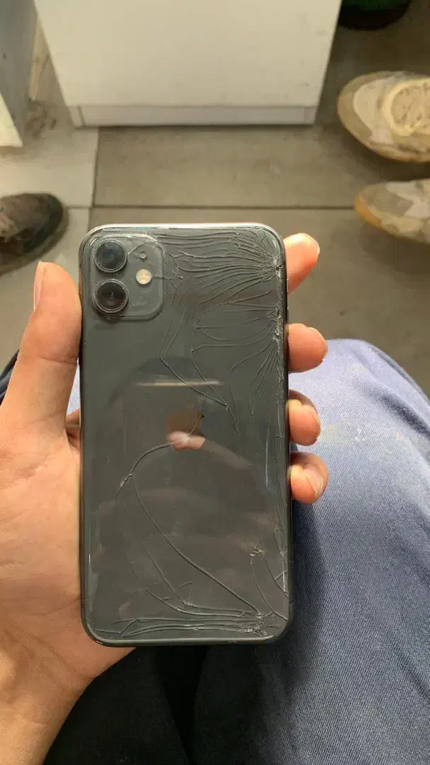 گوشی آیفون 11 ch|موبایل|شیراز, شهرک مهدیه|دیوار