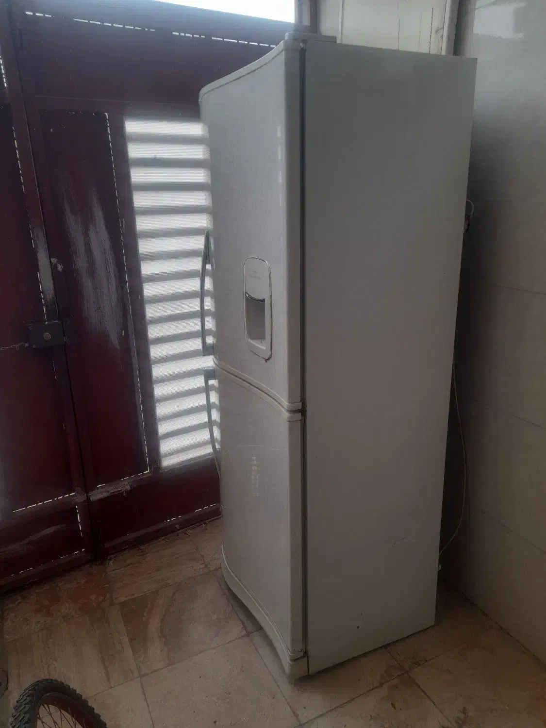 یخچال فریزر کاملا تمیز و سالم|یخچال و فریزر|شاهینشهر, گزبرخوار|دیوار