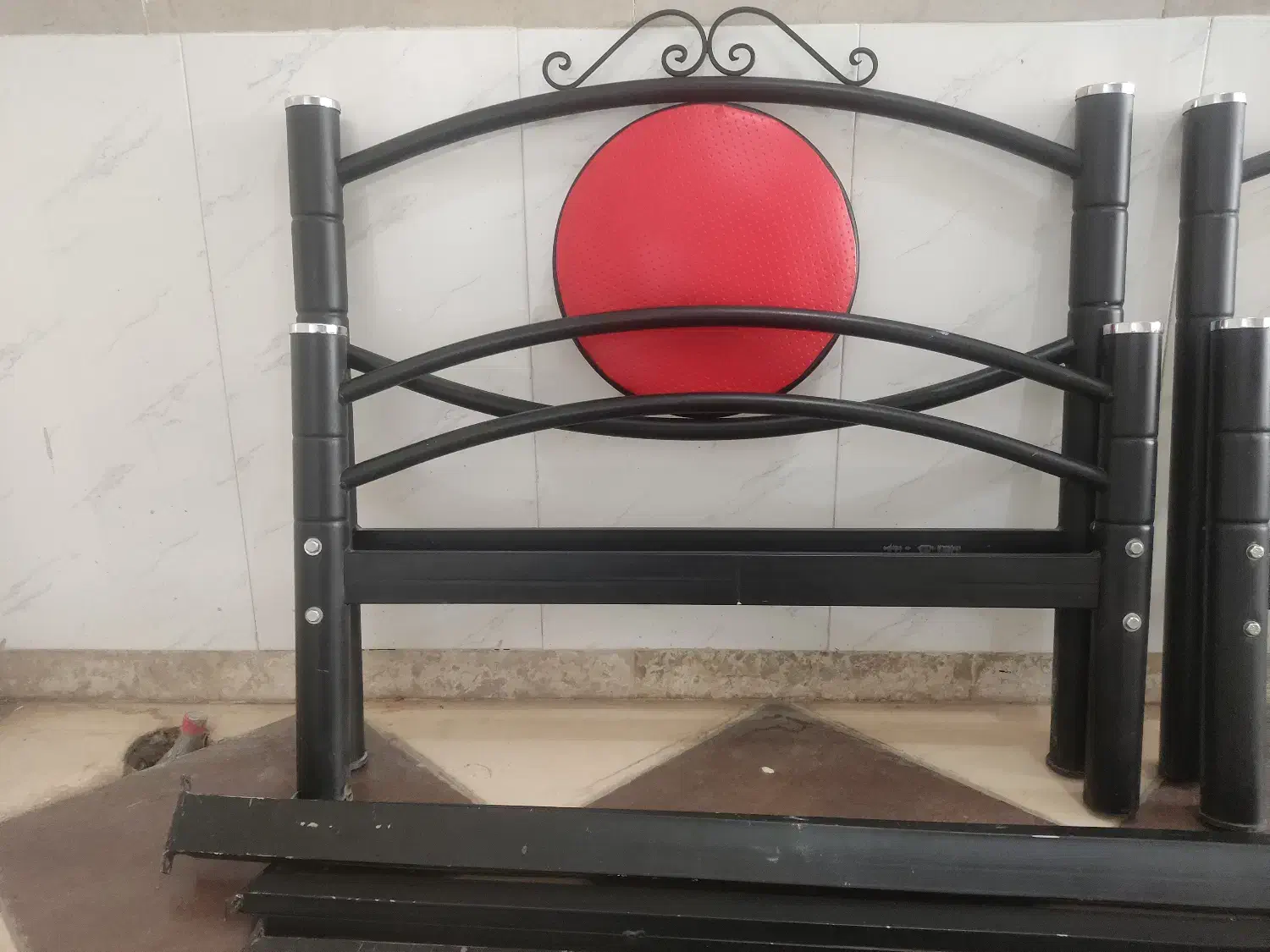 تختخواب فلزی یکنفره|تخت و سرویس خواب|سقز, |دیوار