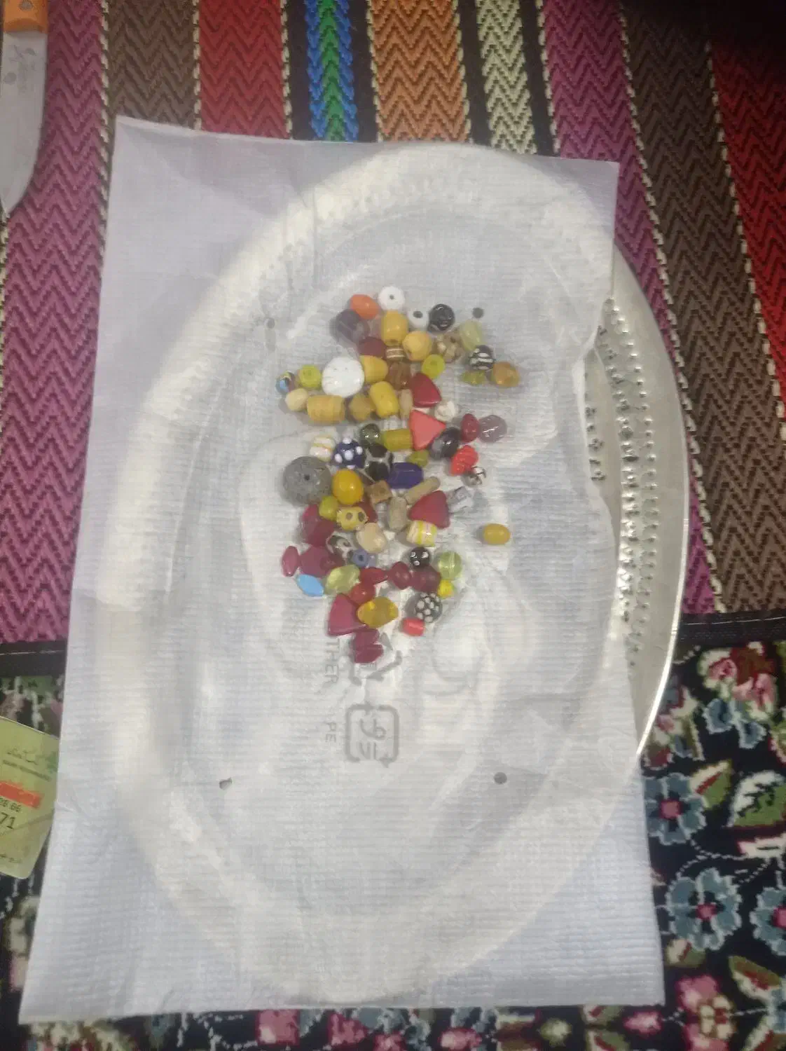 مهره های کهنه|جواهرات|نهاوند, |دیوار