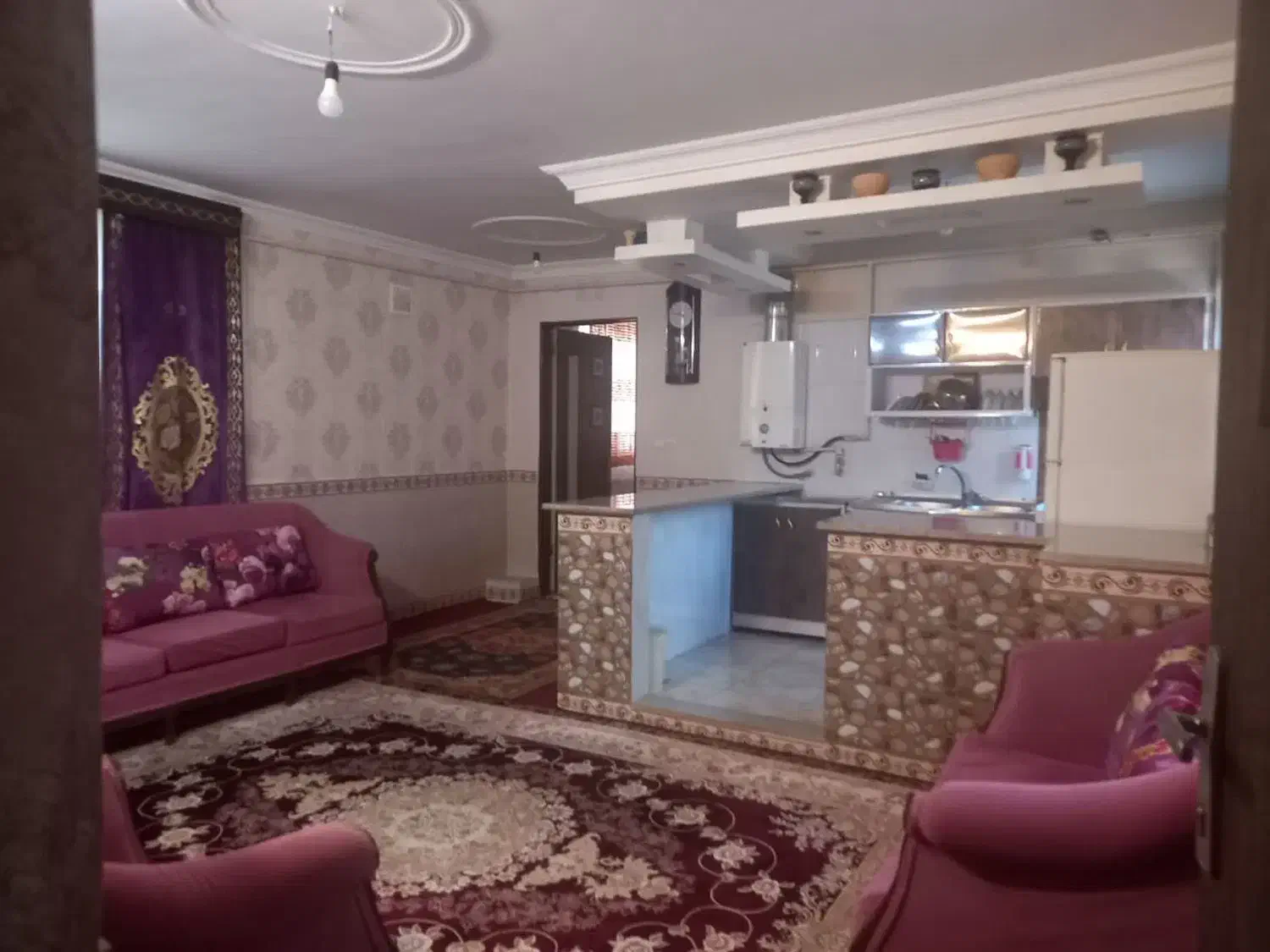 سوییت قیمت مناسب باپارکینگ دور باباطاهر پاسخ گو۲۴|اجارهٔ کوتاه‌مدت آپارتمان و سوئیت|همدان, |دیوار