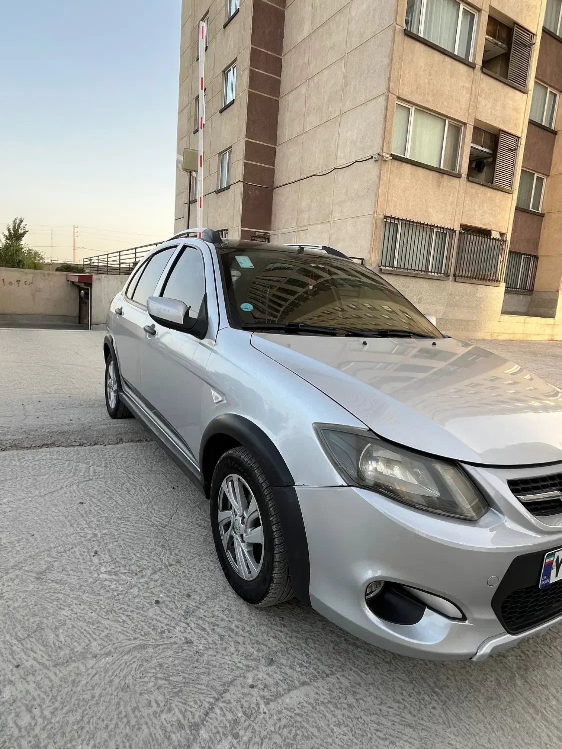کویک r 1401|خودرو سواری و وانت|اسلام‌شهر, سیمرغ|دیوار