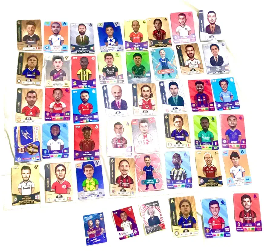 فروش ۴۳ عدد کارت کیمدی سال ۲۰۲۴ و ۲۰۲۵ و ۴۲ آدمک|کلکسیون و سرگرمی|شیراز, میانرود|دیوار