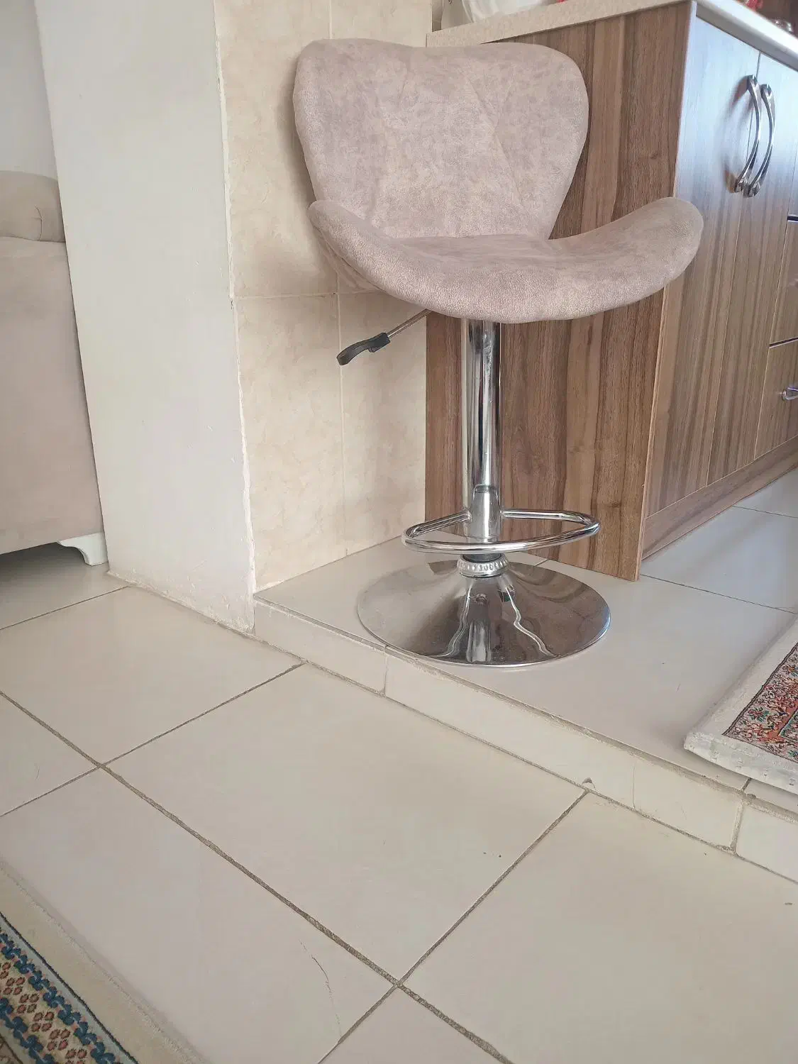 صندلی جک دار|صندلی و نیمکت|سنندج, |دیوار