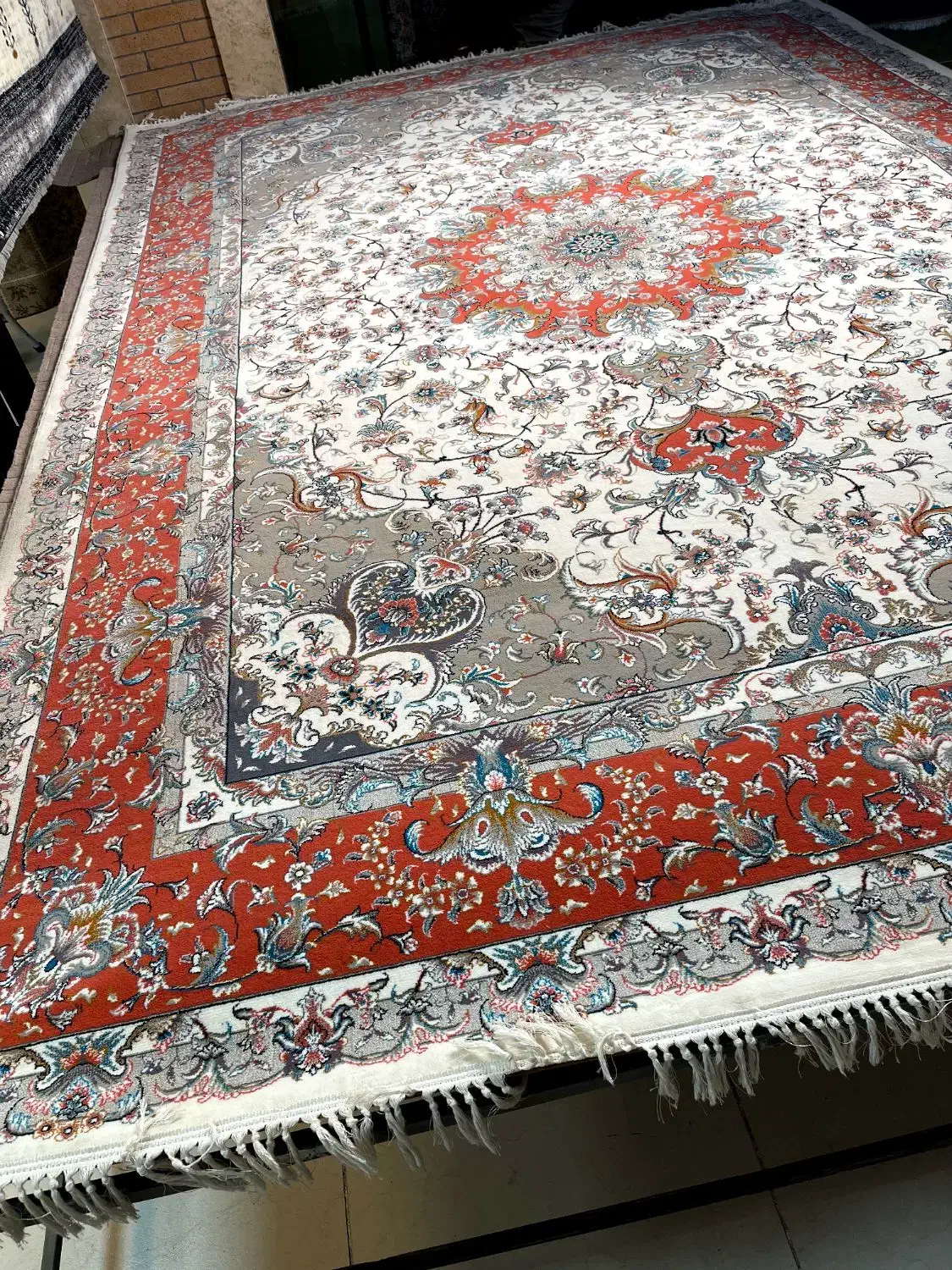 فرش ماشینی ۹ متری اولیا ۷۰۰ شانه(فرش هنرمند)|فرش|تبریز, |دیوار