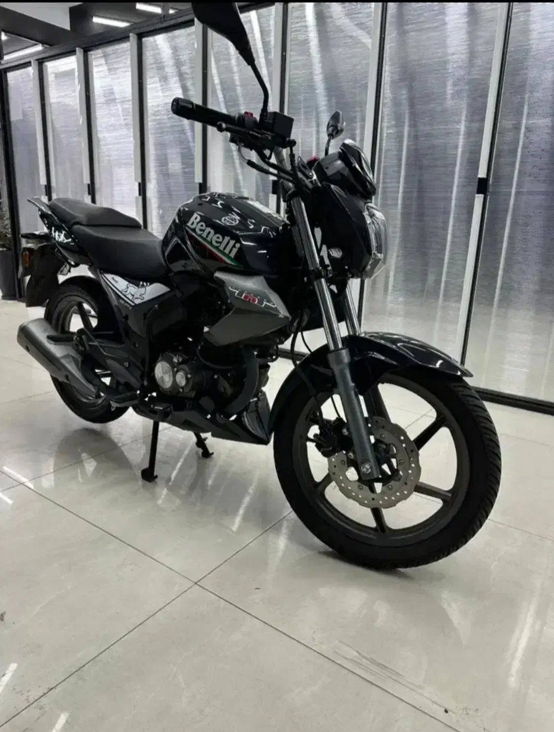 بنلی مدل ۱۴۰۰ کم کارکرد|موتورسیکلت|بروجرد, |دیوار