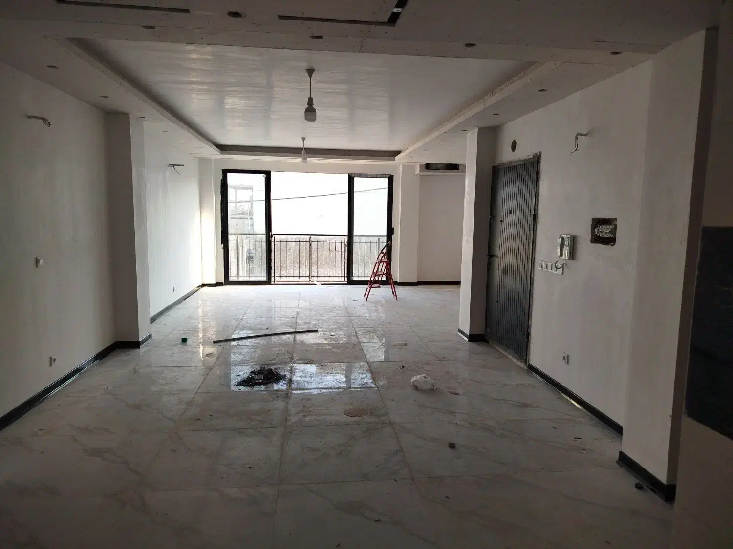 ۱۰۵ متر آپارتمان پارکینگ آسانسور انباری سند ۶ دانگ|فروش آپارتمان|اصفهان, شهرک مهدیه|دیوار