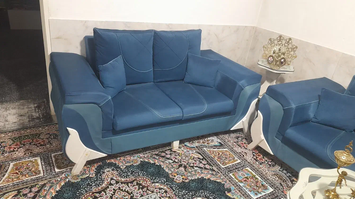 مبل ۷ نفره با میز عسلی سالم.|مبلمان خانگی و میز عسلی|ملایر, |دیوار