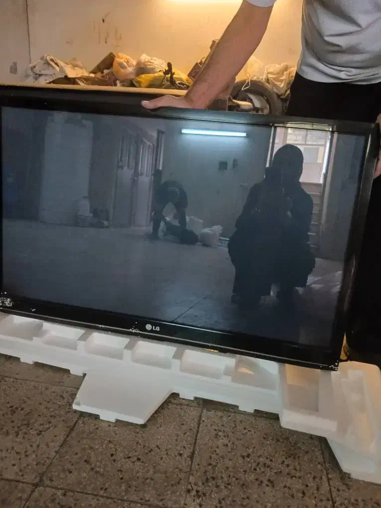 ال سی دی۴۲ اینچ|تلویزیون و پروژکتور|خمین, |دیوار