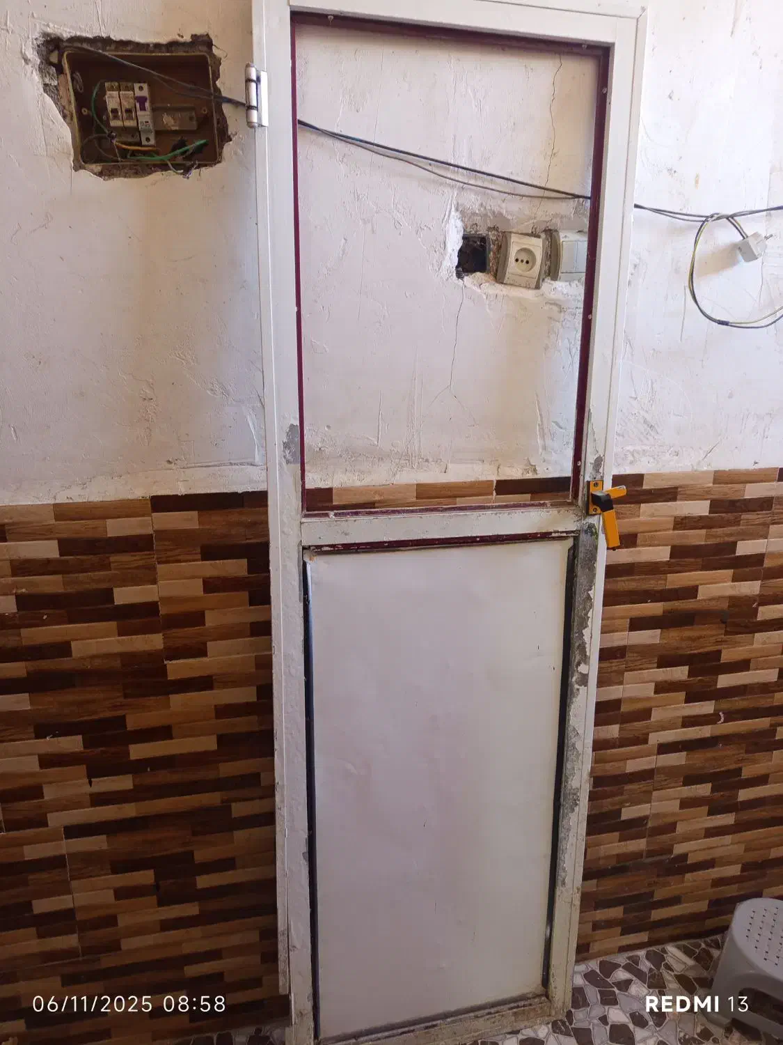 کاملا سالم|لوازم حمام|خان ببین, |دیوار