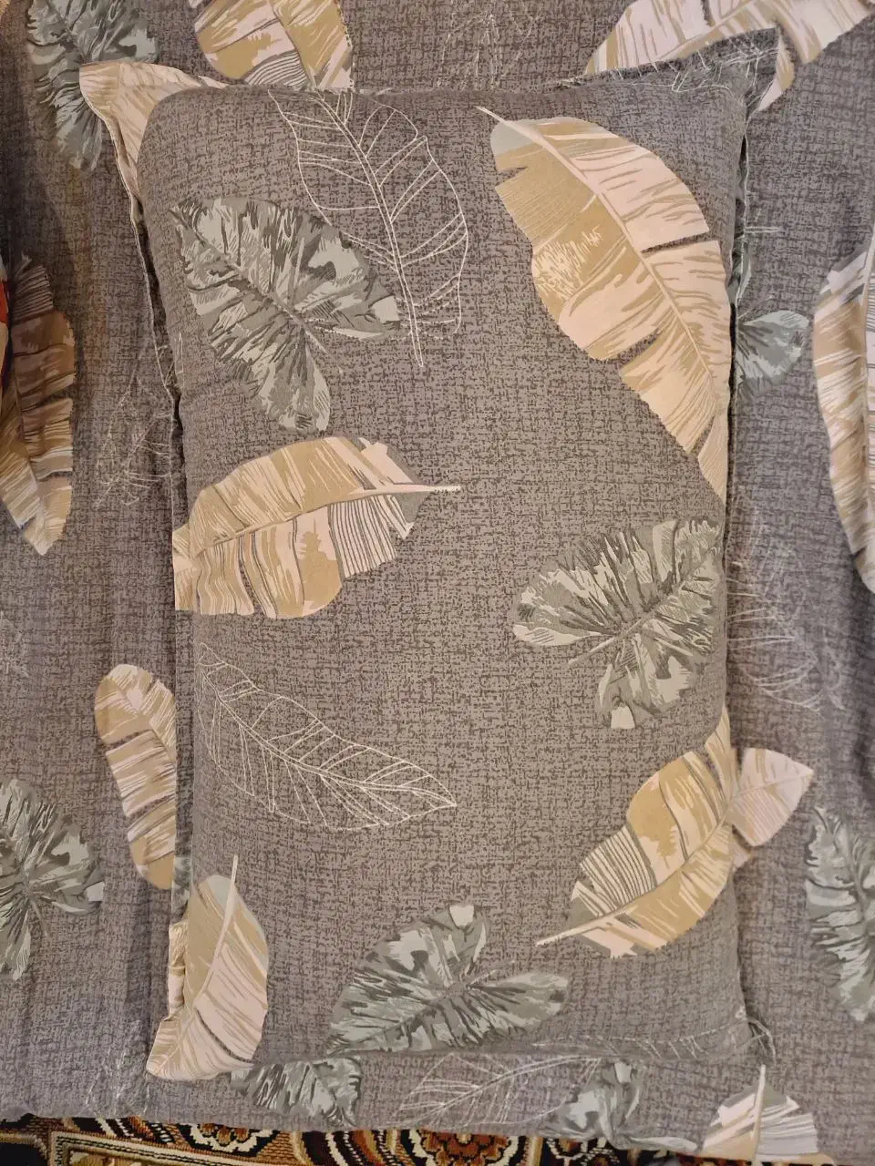 تشک و بالشت|رختخواب، بالش، پتو|گلبهار, شهر جدید گلبهار|دیوار