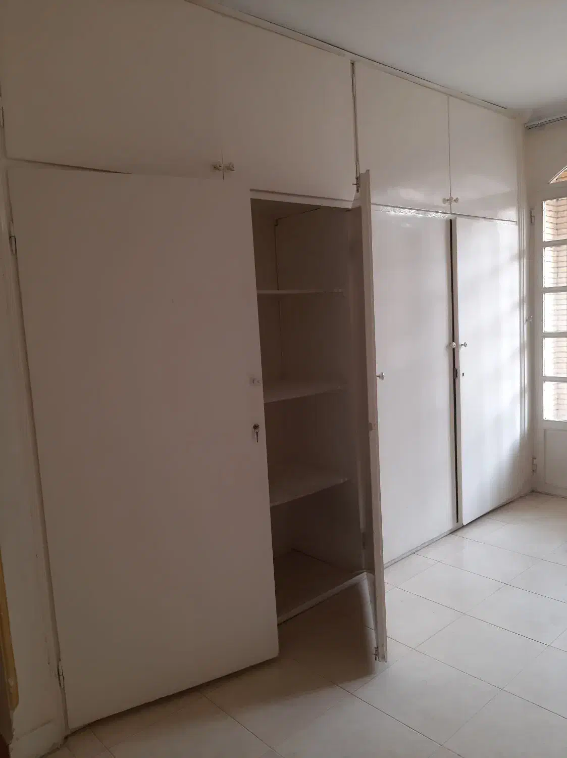 ۱۸۰ متر سه خوابه/ تخلیه/ شخصی ساز