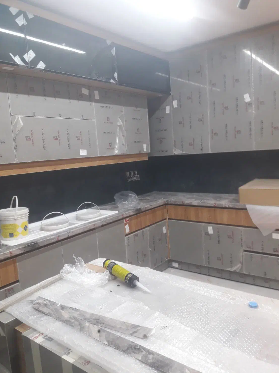 سرامیک سنگ کار چسپی واسلپ|خدمات پیشه و مهارت|آبادان, |دیوار