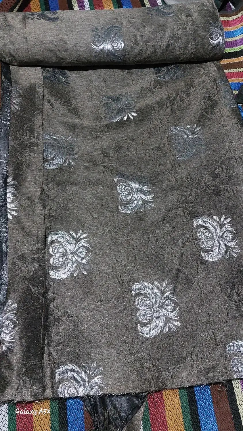 پارچه پرده با تور و یه دونه میز عسلی و یدونه پرده|پرده، رانر، رومیزی|سراوان, |دیوار