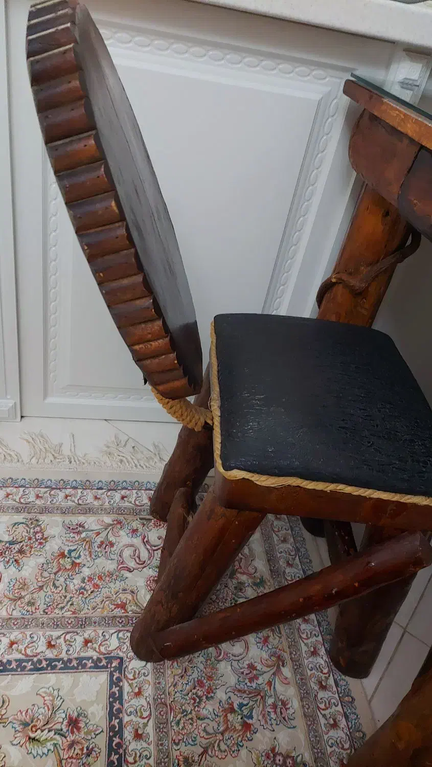 میز ناهار خوری چوبی ۴ نفره(همراه با بازی تخته نر)|میز و صندلی غذاخوری|تهران, تسلیحات|دیوار