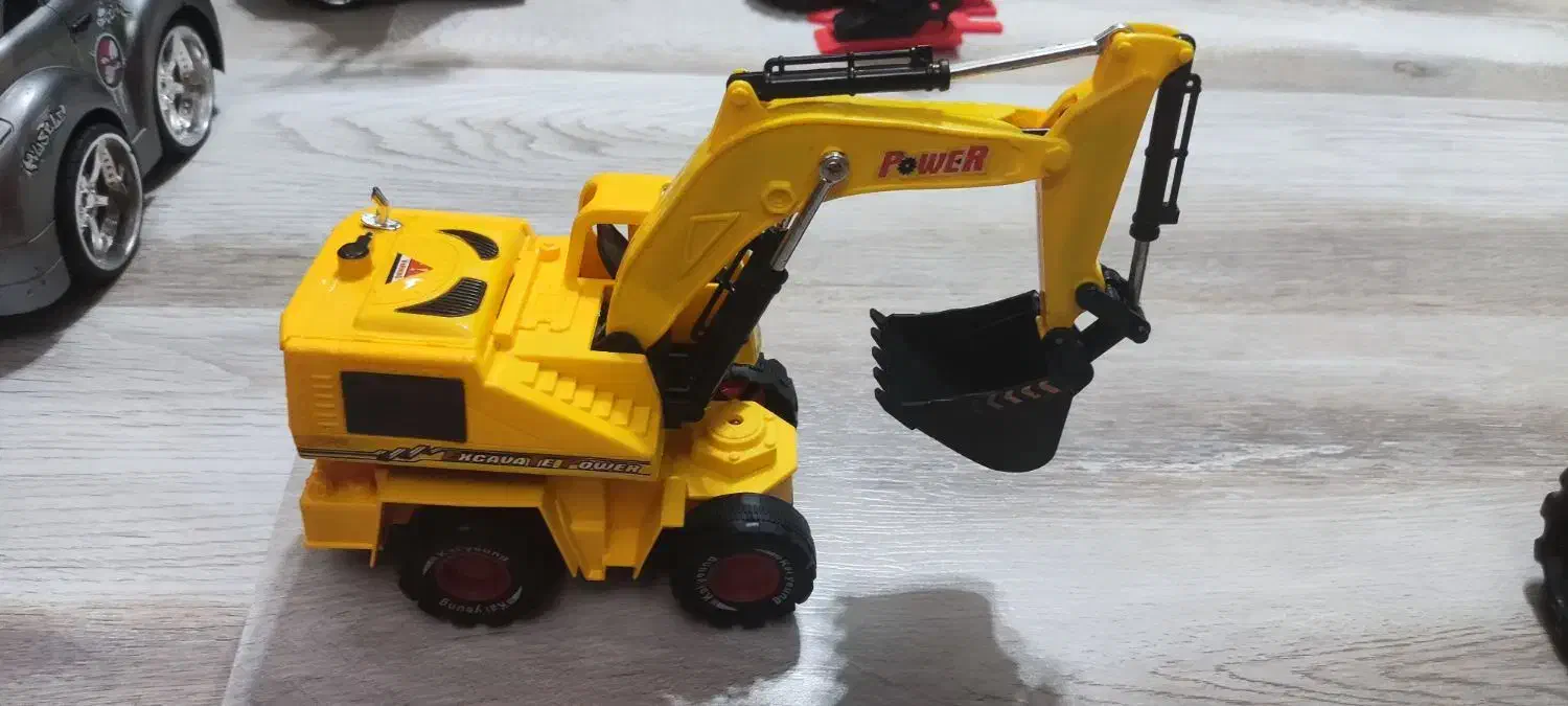 ماشین کنترلی لودر باتری خور|اسباب‌‌بازی|کرج, شهرک جهان‌نما|دیوار