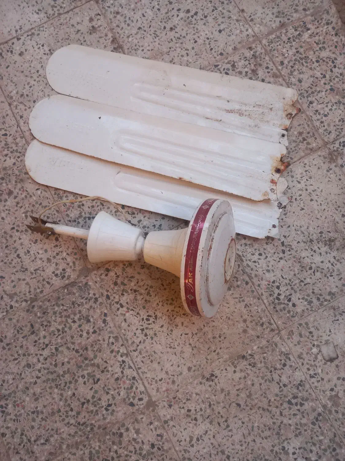 پنکه سقفی|پنکه و تصفیه‌کنندهٔ هوا|شوشتر, |دیوار