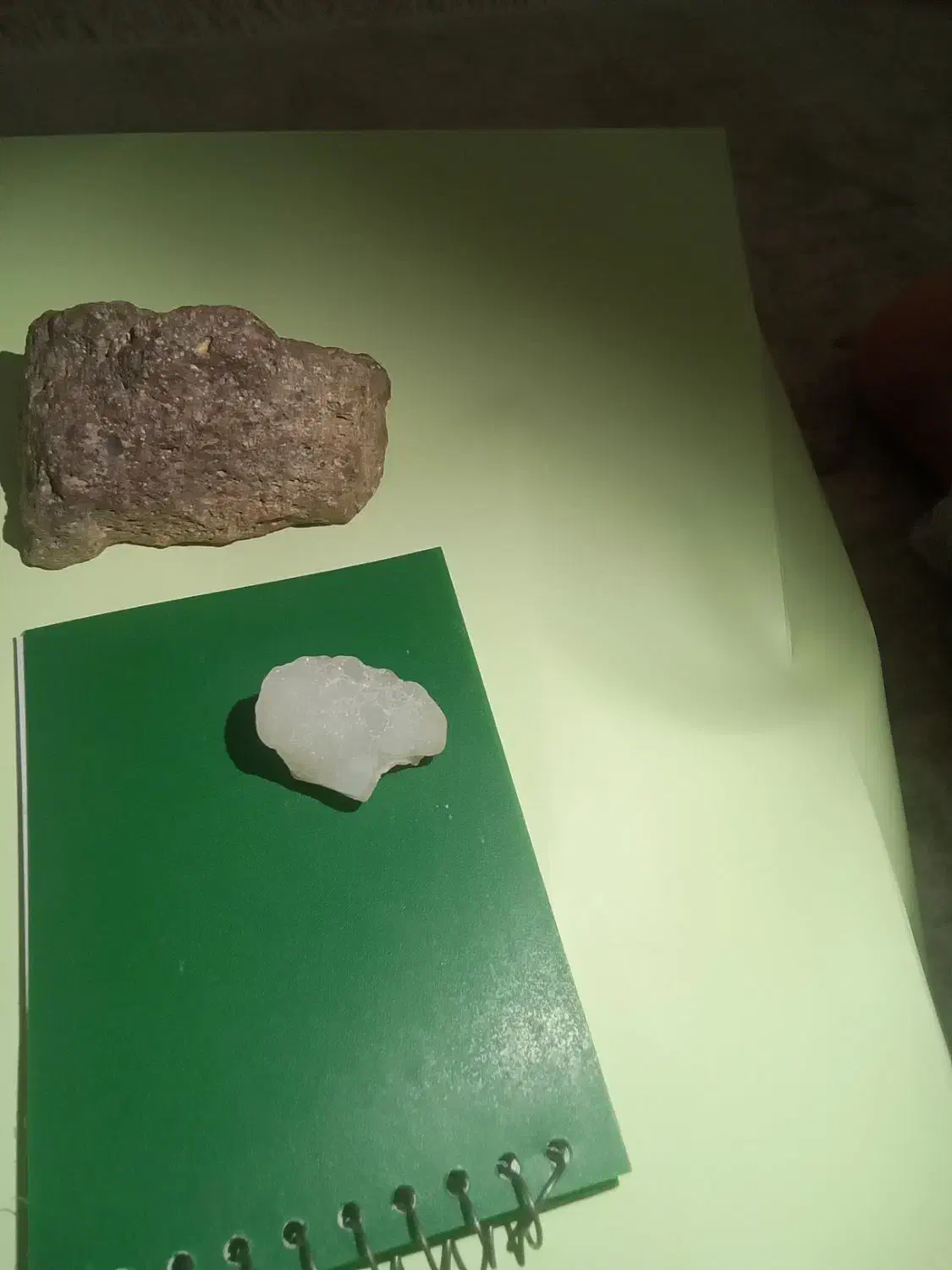 شهاب سنگ وسنگ کریستال سفید|کلکسیون اشیاء عتیقه|بوشهر, |دیوار