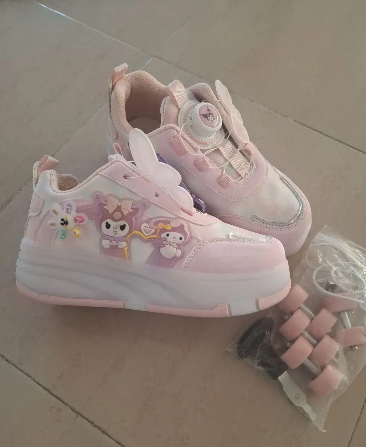 کتانی اسکیتی|کیف، کفش، کمربند|پرند, فاز ۲|دیوار