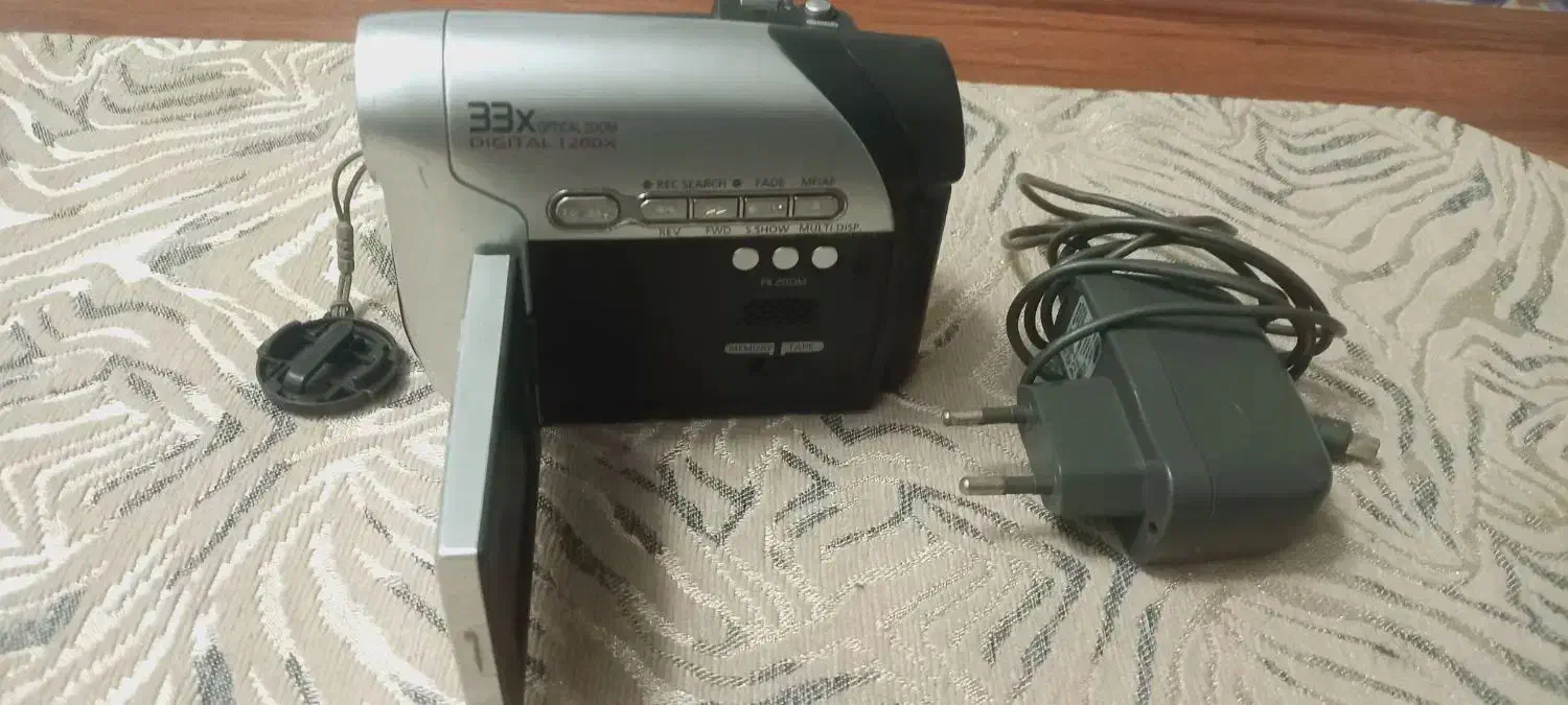 دوربین عکاسی وفیلم برداری معاوضه هم میکنم|دوربین عکاسی و فیلم‌برداری|رشت, نظری|دیوار